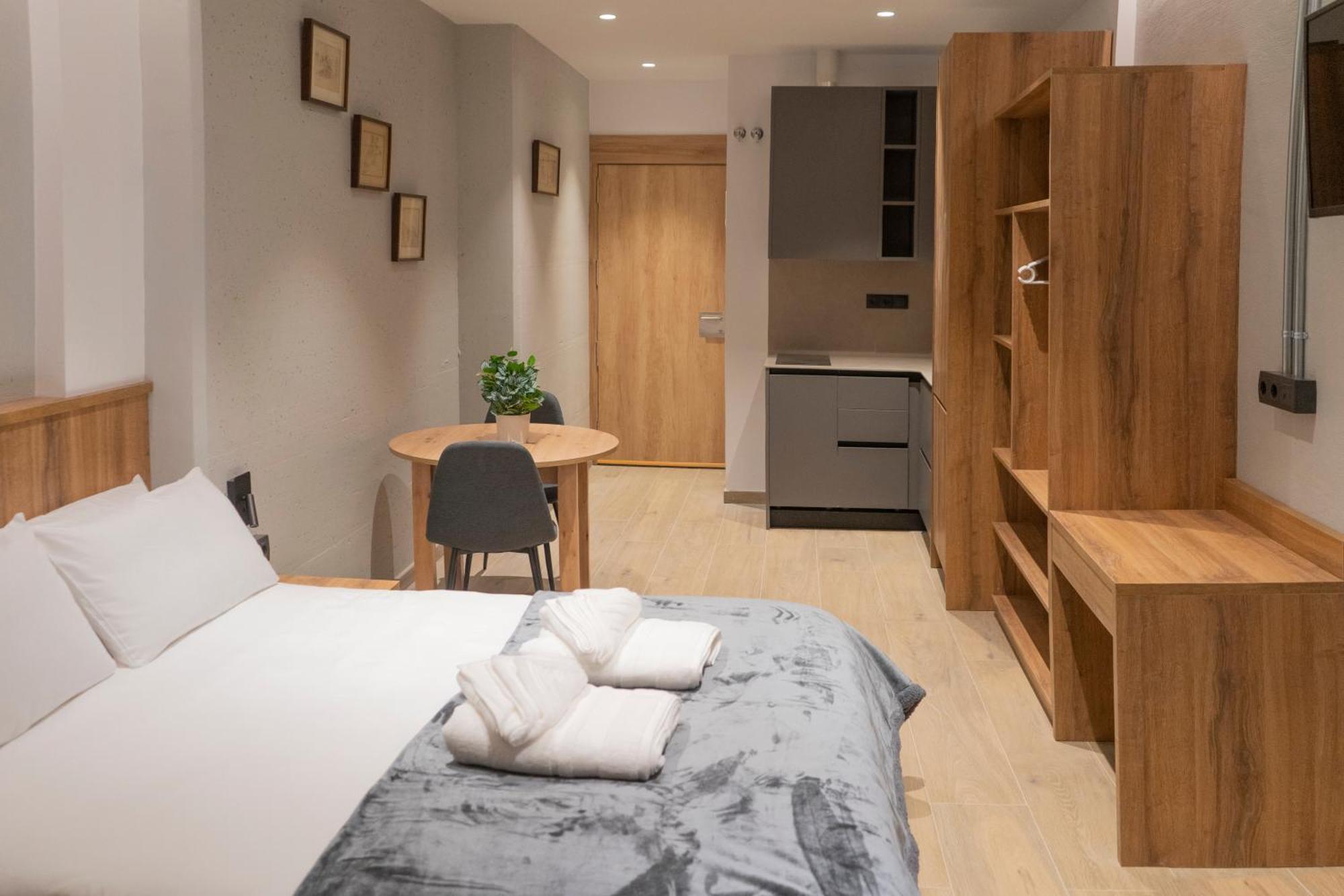 Monturiol Apartaments Барселона Екстер'єр фото